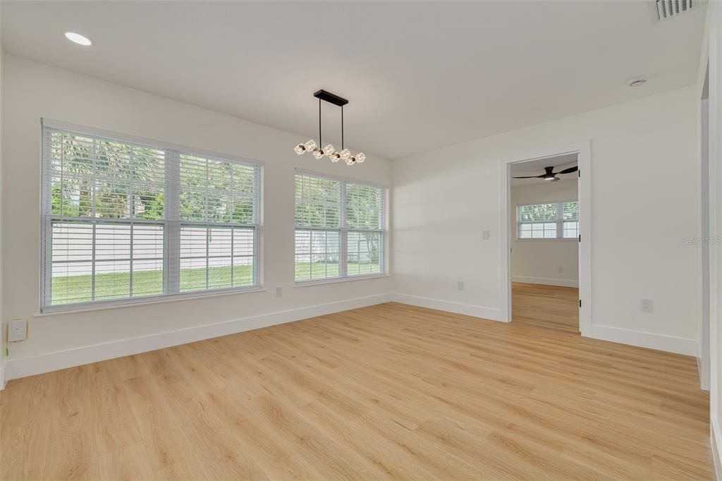 На продажу: $795,000 (4 спален, 2 ванн, 1885 Квадратных фут)