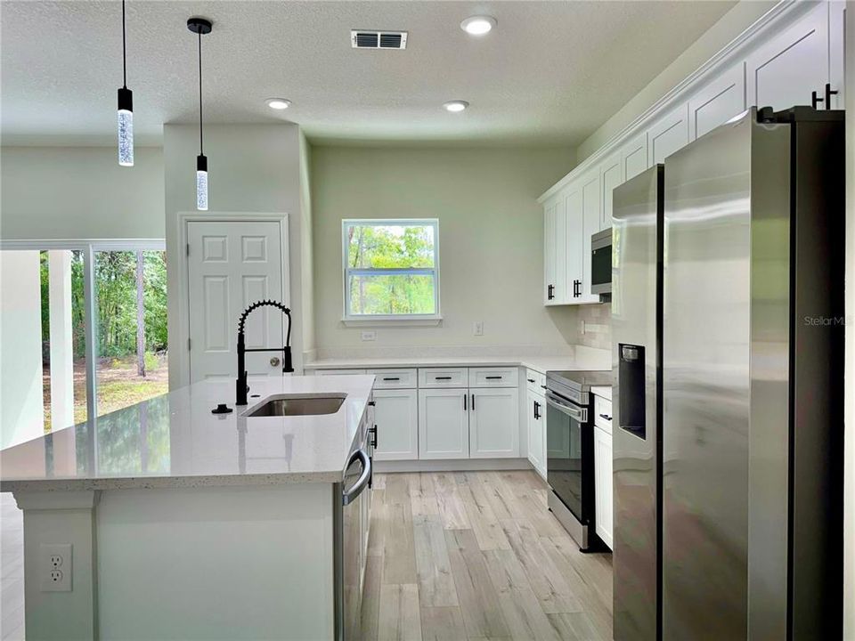 For Sale: $279,990 (3 beds, 2 baths, 1529 Square Feet)