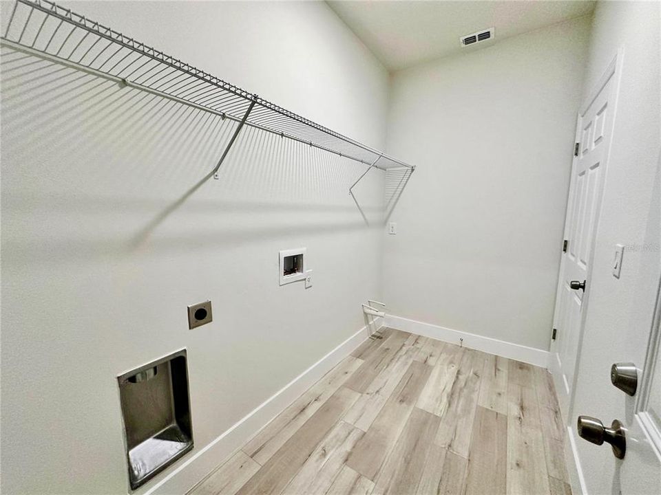 For Sale: $279,990 (3 beds, 2 baths, 1529 Square Feet)