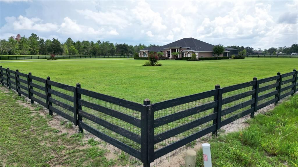 For Sale: $1,399,999 (4 beds, 3 baths, 3521 Square Feet)