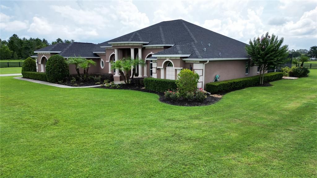 For Sale: $1,399,999 (4 beds, 3 baths, 3521 Square Feet)