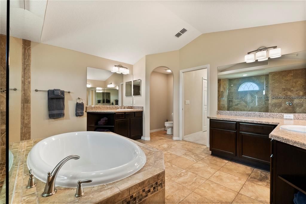 For Sale: $1,399,999 (4 beds, 3 baths, 3521 Square Feet)