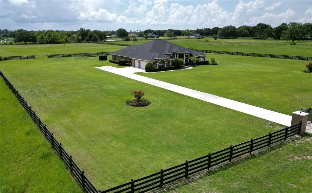 For Sale: $1,399,999 (4 beds, 3 baths, 3521 Square Feet)