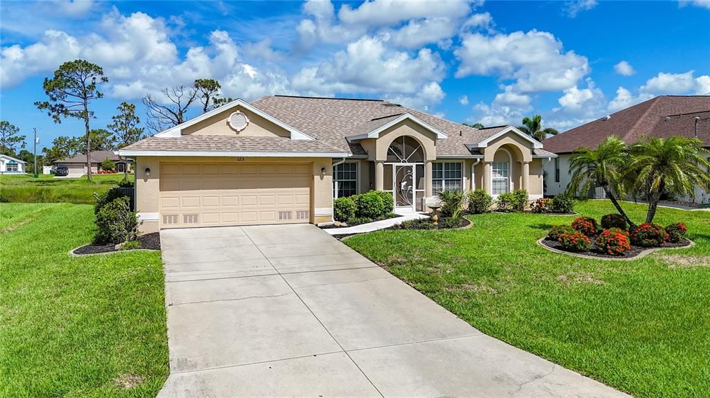 For Rent: $2,250 (3 beds, 2 baths, 2006 Square Feet)