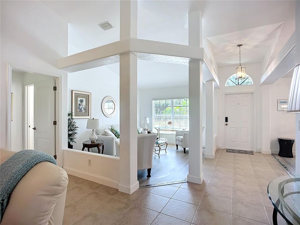 For Rent: $2,250 (3 beds, 2 baths, 2006 Square Feet)