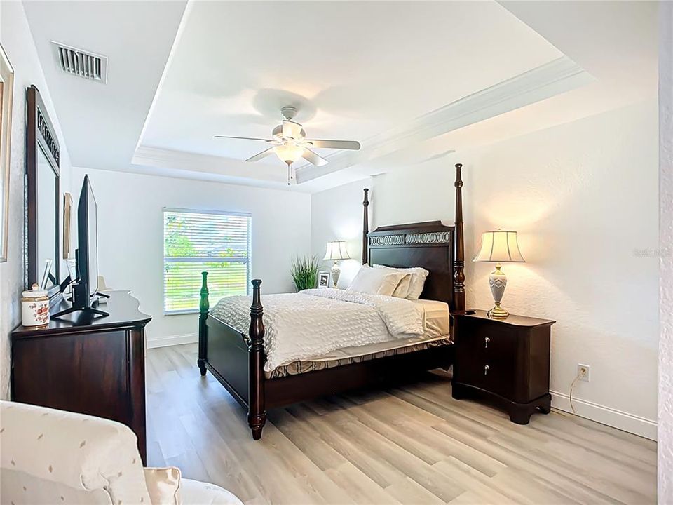 For Rent: $2,250 (3 beds, 2 baths, 2006 Square Feet)