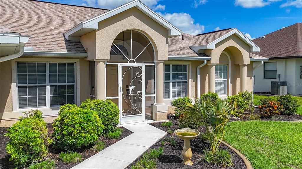 For Rent: $2,250 (3 beds, 2 baths, 2006 Square Feet)