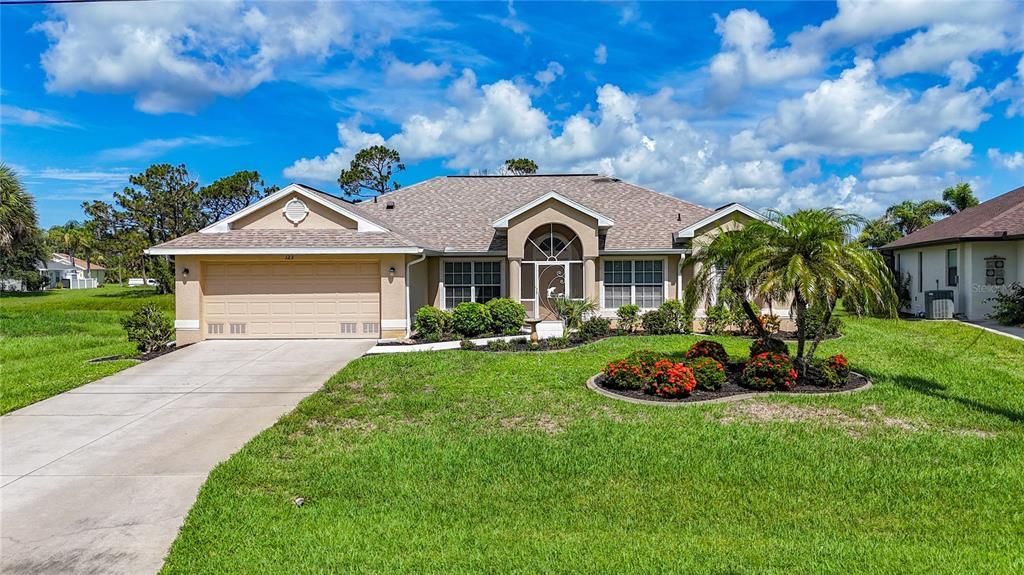 For Rent: $2,250 (3 beds, 2 baths, 2006 Square Feet)