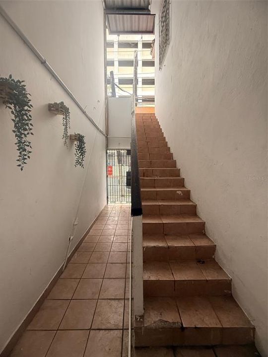 В аренду: $1,300 (3 спален, 1 ванн, 700 Квадратных фут)