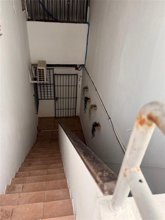 В аренду: $1,300 (3 спален, 1 ванн, 700 Квадратных фут)