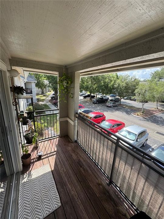 Под контрактом: $148,500 (2 спален, 2 ванн, 950 Квадратных фут)