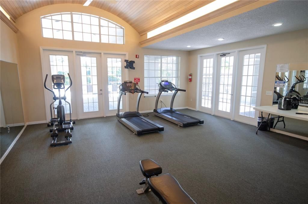 Под контрактом: $148,500 (2 спален, 2 ванн, 950 Квадратных фут)