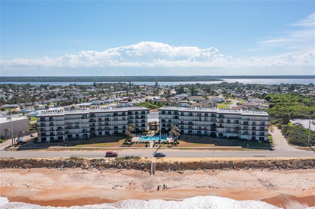 For Sale: $263,000 (2 beds, 2 baths, 925 Square Feet)