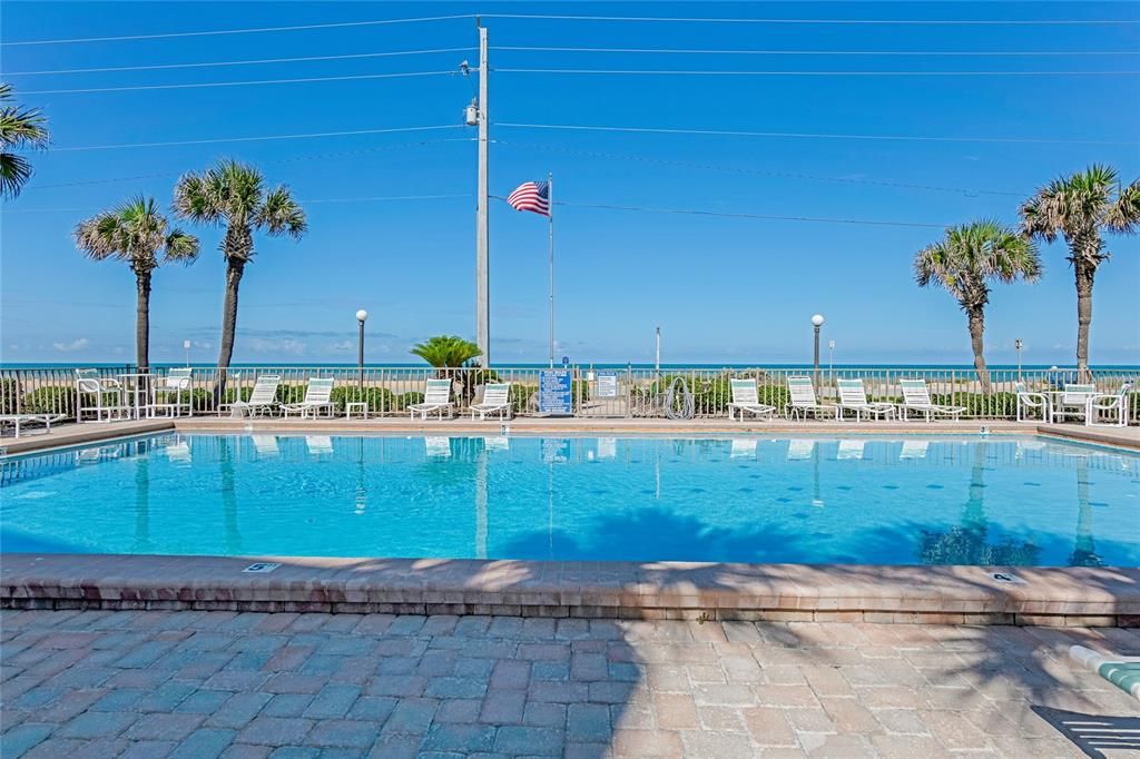 For Sale: $263,000 (2 beds, 2 baths, 925 Square Feet)