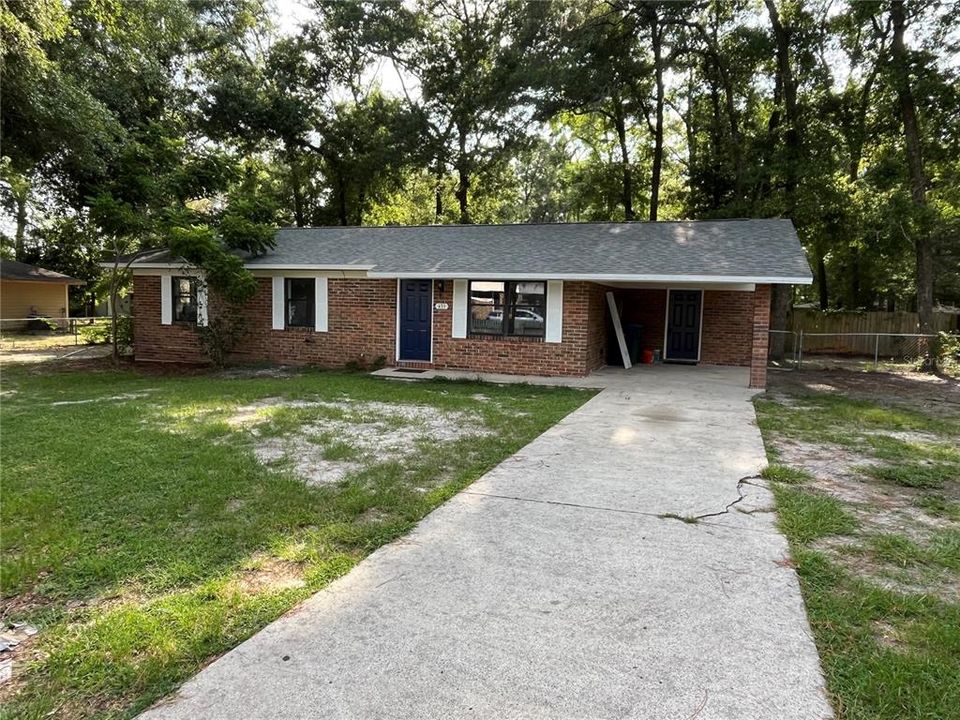 Recently Sold: $240,000 (3 beds, 2 baths, 1056 Square Feet)