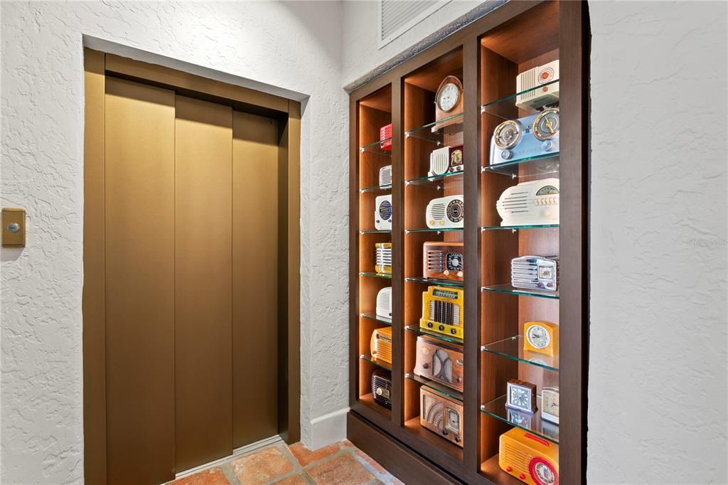 For Sale: $12,000,000 (6 beds, 5 baths, 7101 Square Feet)