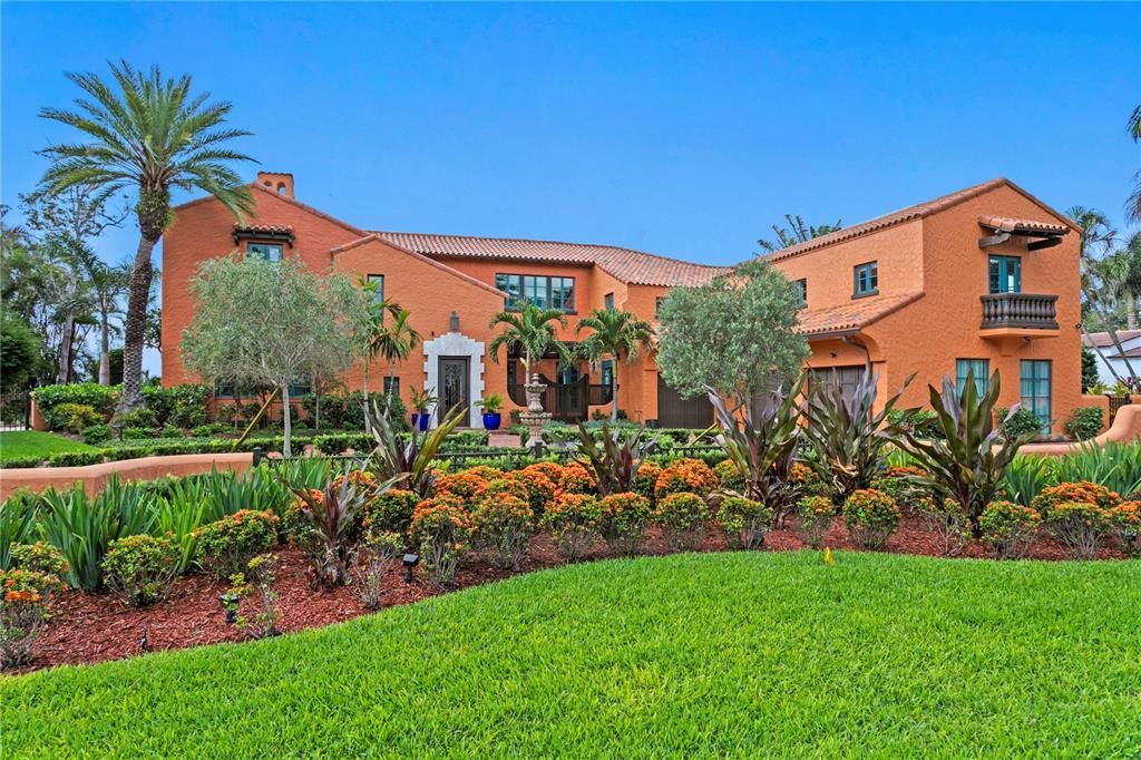 For Sale: $12,000,000 (6 beds, 5 baths, 7101 Square Feet)