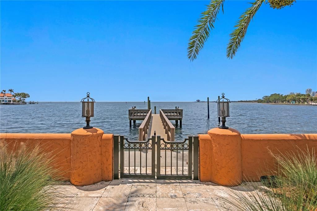 For Sale: $12,000,000 (6 beds, 5 baths, 7101 Square Feet)