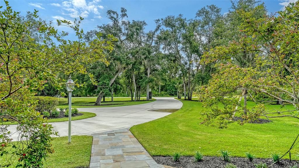 For Sale: $3,627,000 (5 beds, 5 baths, 6954 Square Feet)