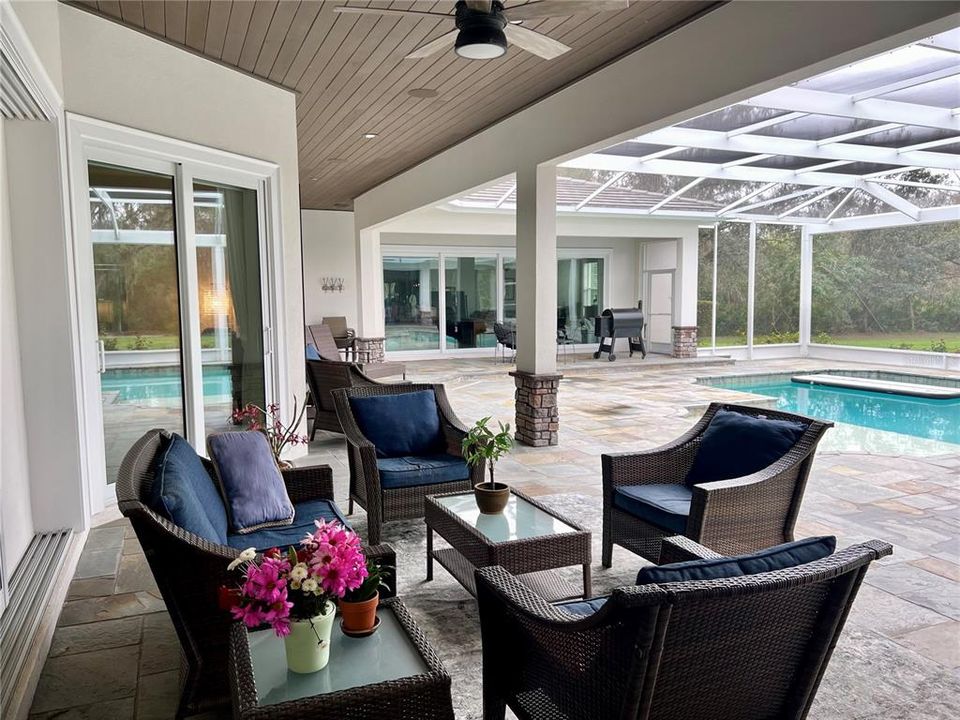 For Sale: $3,627,000 (5 beds, 5 baths, 6954 Square Feet)