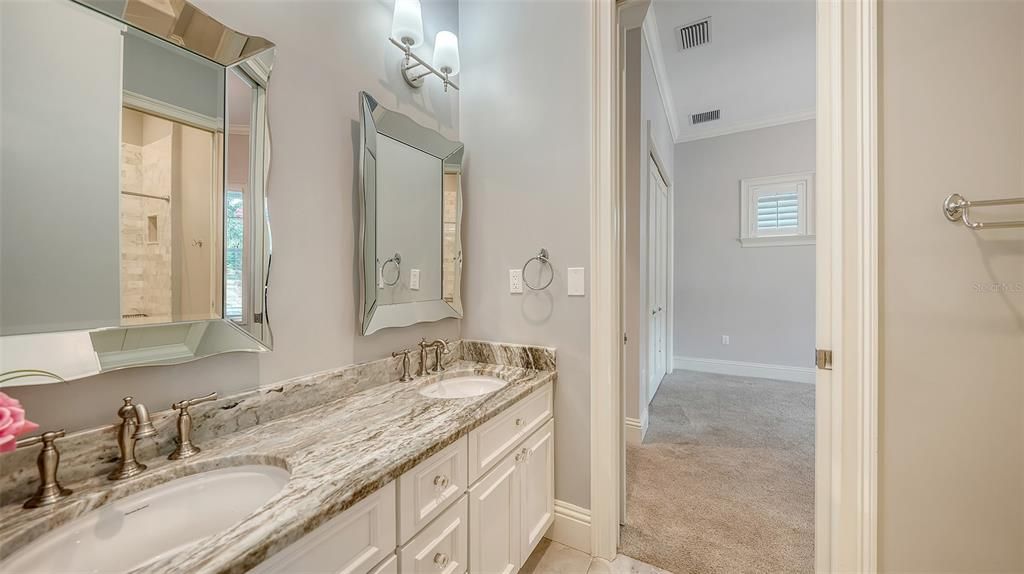 For Sale: $3,627,000 (5 beds, 5 baths, 6954 Square Feet)