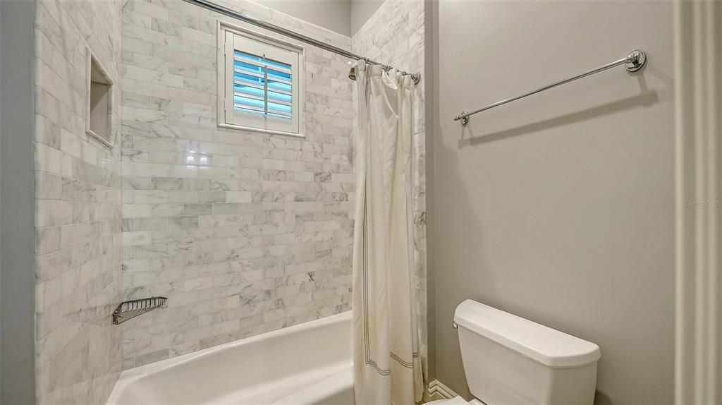 For Sale: $3,627,000 (5 beds, 5 baths, 6954 Square Feet)