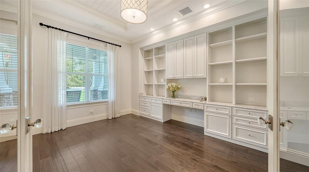 For Sale: $3,627,000 (5 beds, 5 baths, 6954 Square Feet)