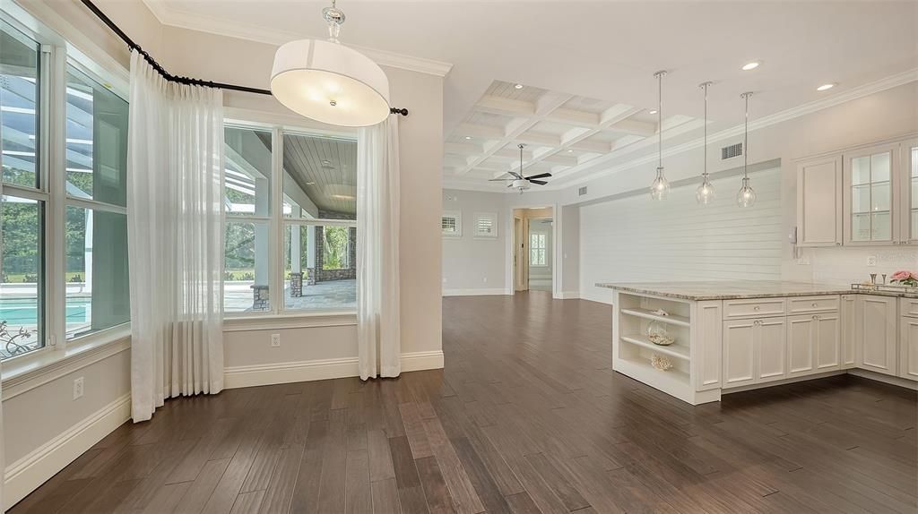 For Sale: $3,627,000 (5 beds, 5 baths, 6954 Square Feet)