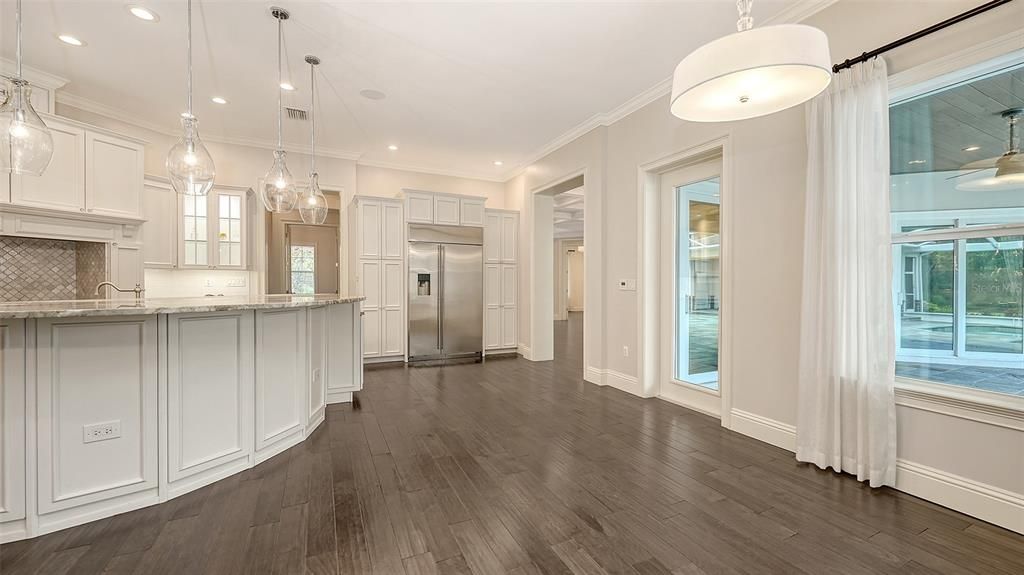 For Sale: $3,627,000 (5 beds, 5 baths, 6954 Square Feet)