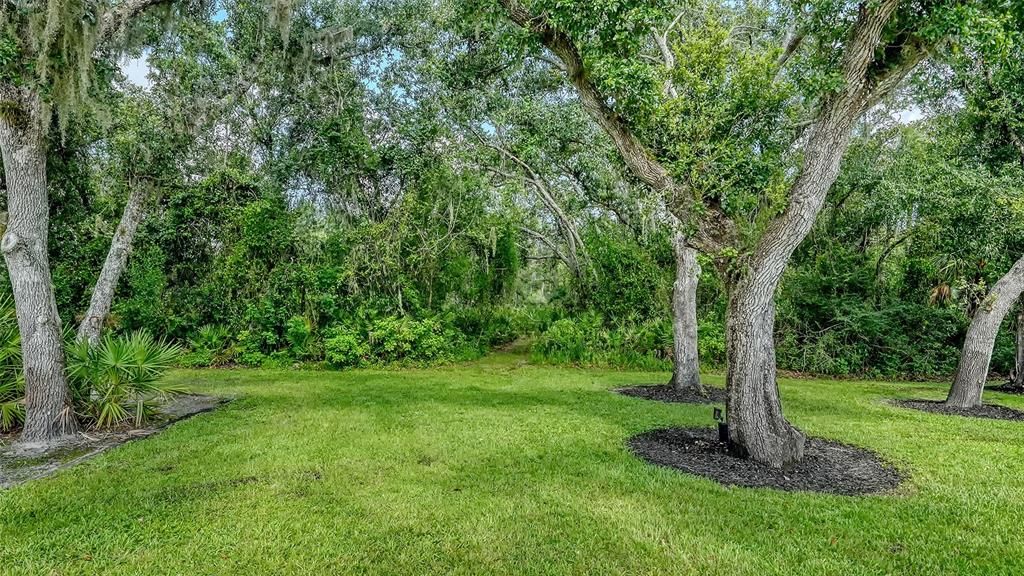 For Sale: $3,627,000 (5 beds, 5 baths, 6954 Square Feet)