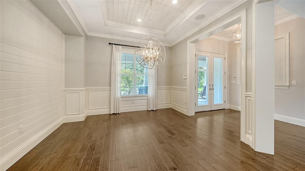 For Sale: $3,627,000 (5 beds, 5 baths, 6954 Square Feet)