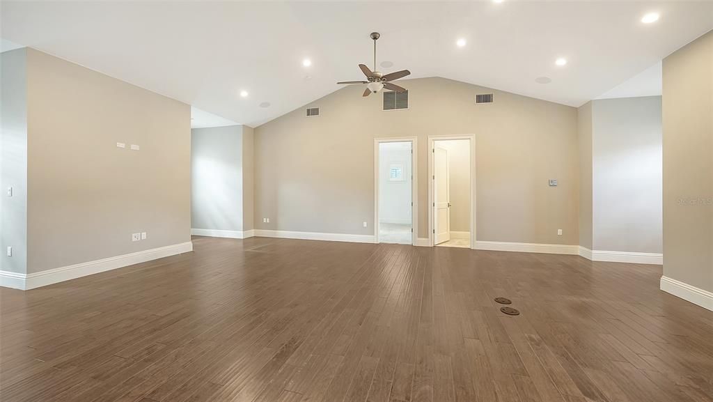 For Sale: $3,627,000 (5 beds, 5 baths, 6954 Square Feet)