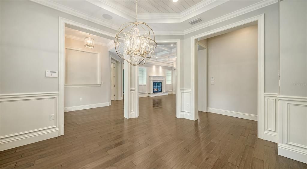 For Sale: $3,627,000 (5 beds, 5 baths, 6954 Square Feet)