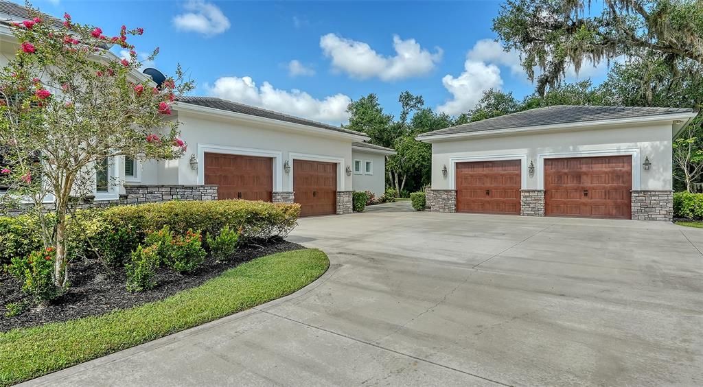 For Sale: $3,627,000 (5 beds, 5 baths, 6954 Square Feet)