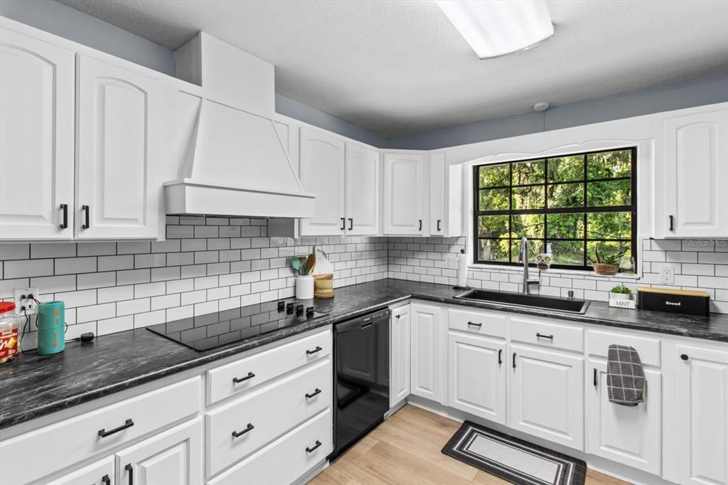 待售: $450,000 (3 贝兹, 2 浴室, 1853 平方英尺)