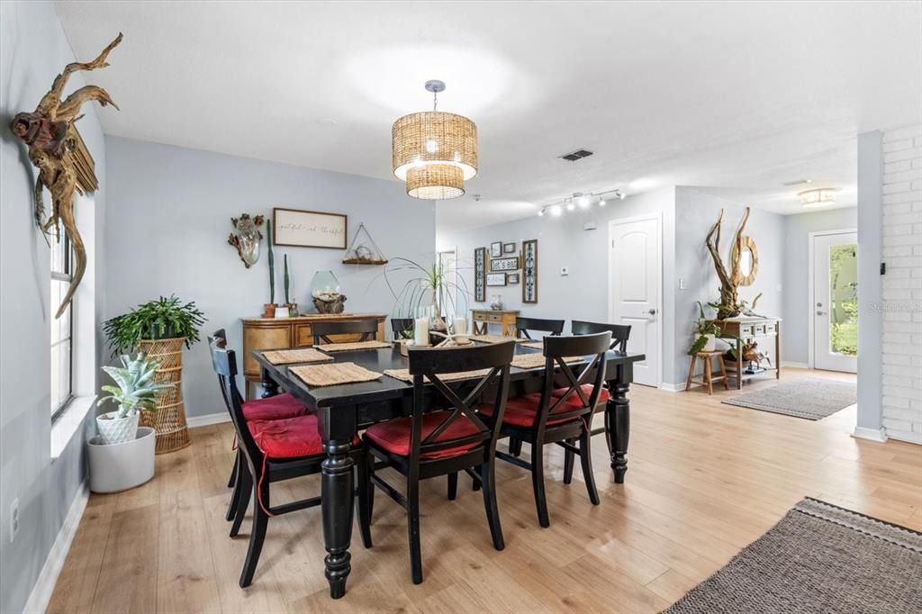 待售: $450,000 (3 贝兹, 2 浴室, 1853 平方英尺)