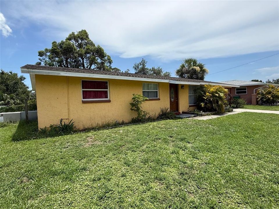 Active With Contract: $175,000 (3 beds, 2 baths, 1056 Square Feet)