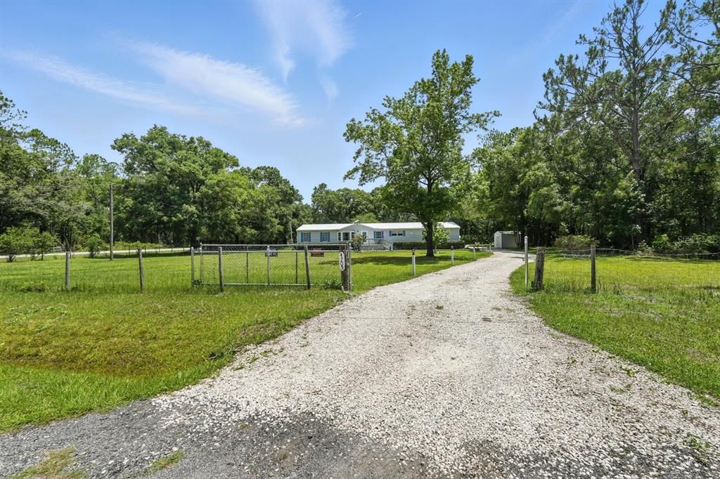Active With Contract: $415,000 (3 beds, 2 baths, 2196 Square Feet)
