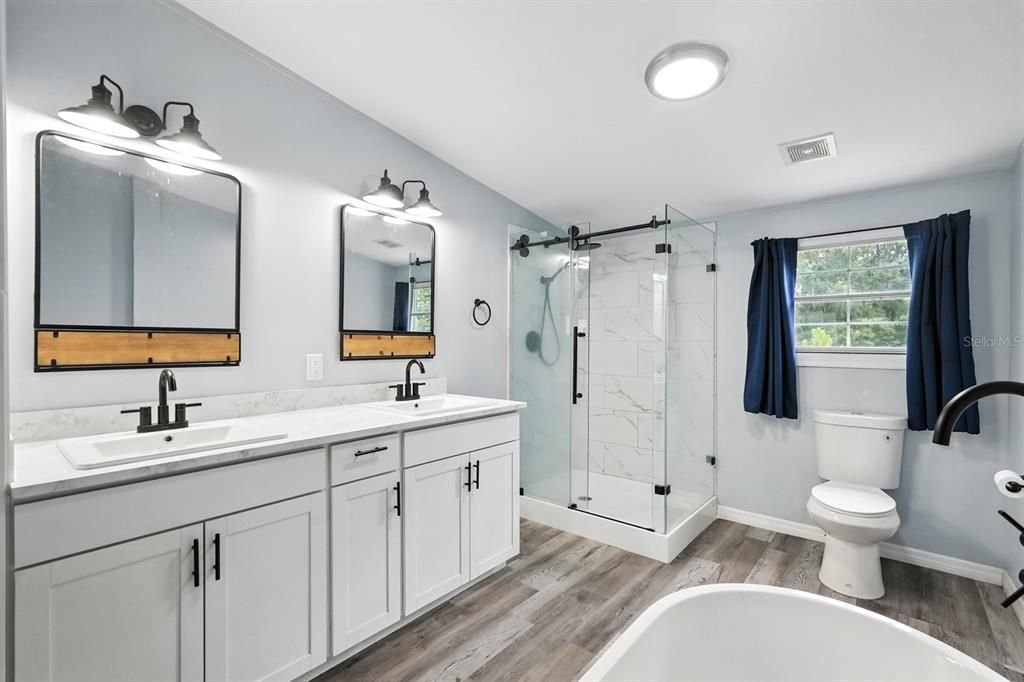 Active With Contract: $415,000 (3 beds, 2 baths, 2196 Square Feet)