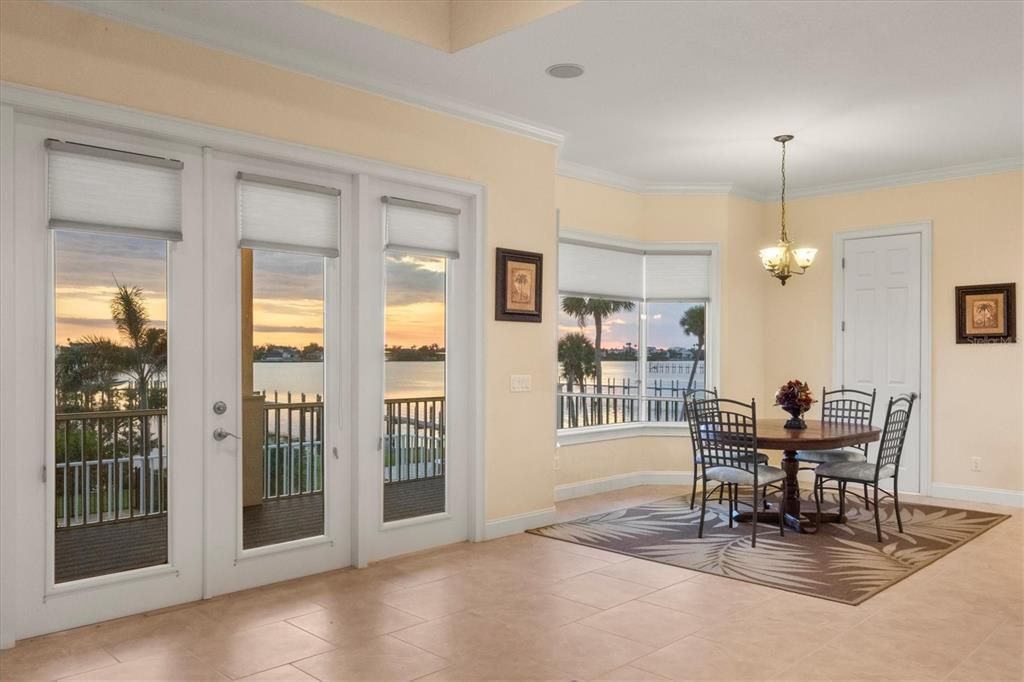 待售: $1,895,000 (3 贝兹, 2 浴室, 2399 平方英尺)