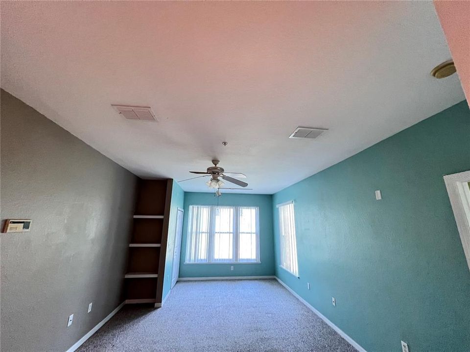 Activo con contrato: $150,000 (1 camas, 1 baños, 636 Pies cuadrados)