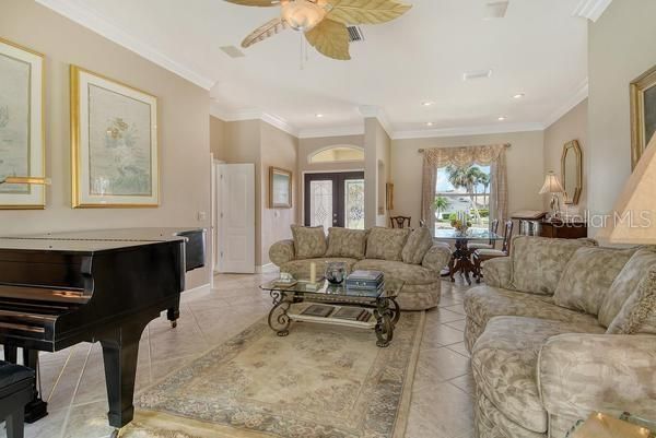 В аренду: $12,000 (4 спален, 3 ванн, 2546 Квадратных фут)