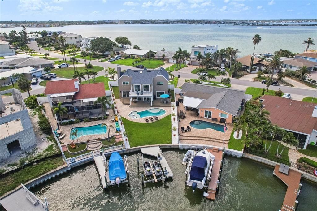 На продажу: $1,999,000 (4 спален, 2 ванн, 2781 Квадратных фут)