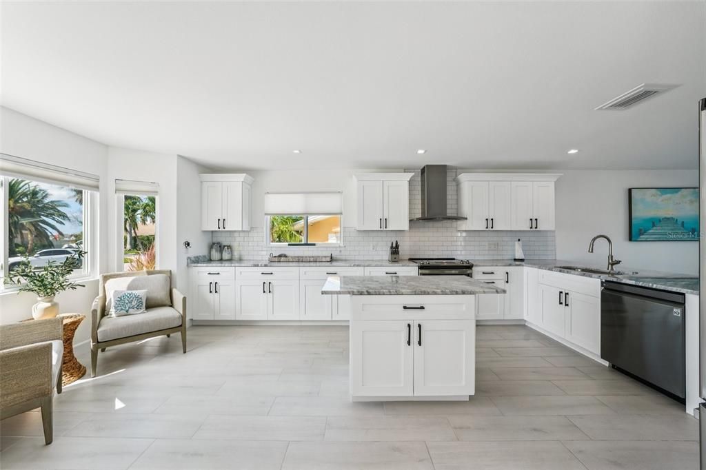 На продажу: $1,999,000 (4 спален, 2 ванн, 2781 Квадратных фут)