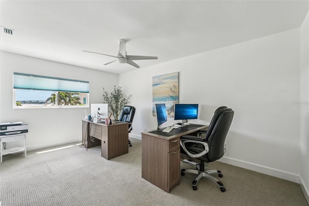 На продажу: $1,999,000 (4 спален, 2 ванн, 2781 Квадратных фут)