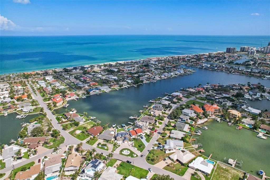 На продажу: $1,999,000 (4 спален, 2 ванн, 2781 Квадратных фут)