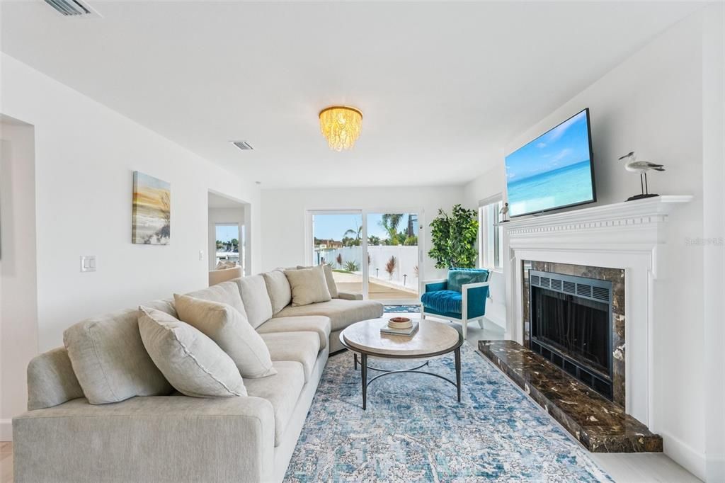 На продажу: $1,999,000 (4 спален, 2 ванн, 2781 Квадратных фут)