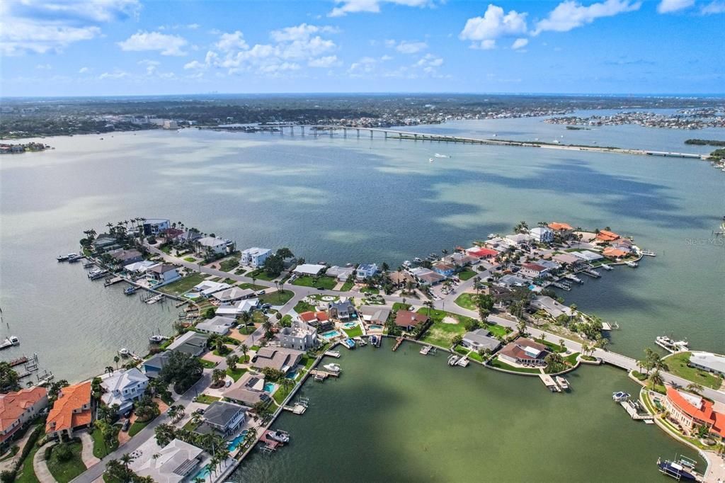 На продажу: $1,999,000 (4 спален, 2 ванн, 2781 Квадратных фут)