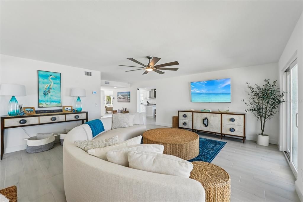 На продажу: $1,999,000 (4 спален, 2 ванн, 2781 Квадратных фут)