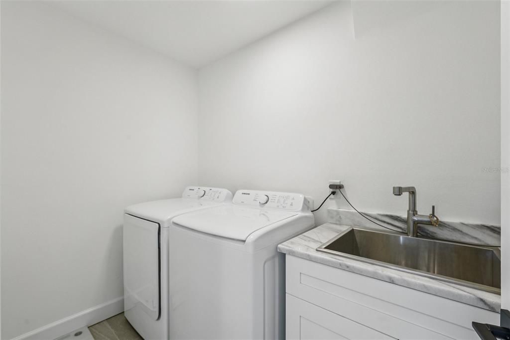 На продажу: $1,999,000 (4 спален, 2 ванн, 2781 Квадратных фут)